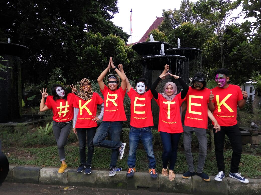 KomunitasKretek's tweet photo. Mari bergembira.. Otak atik kata.. heuheu. #TerimakasihTembakau https://t.co/VvCZzDnGmr
