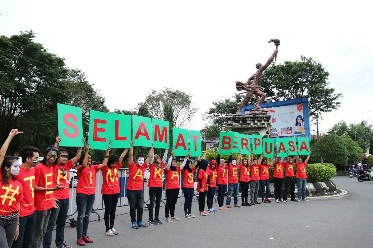 TributeToKretek's tweet photo. Kl km org Solo atau pernah ke Solo, mesti tahu kan salah satu landmark kota Solo ini? #TerimakasihTembakau https://t.co/DXwF6vOgre
