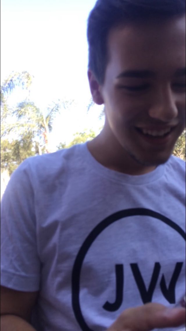 JacobTours's tweet image. jacob in LA yesterday (via @jacobsidechubs)