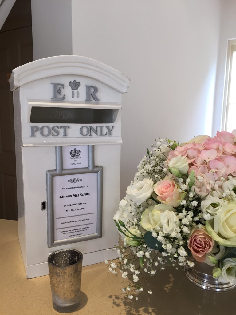 Sitting Pretty tweet media