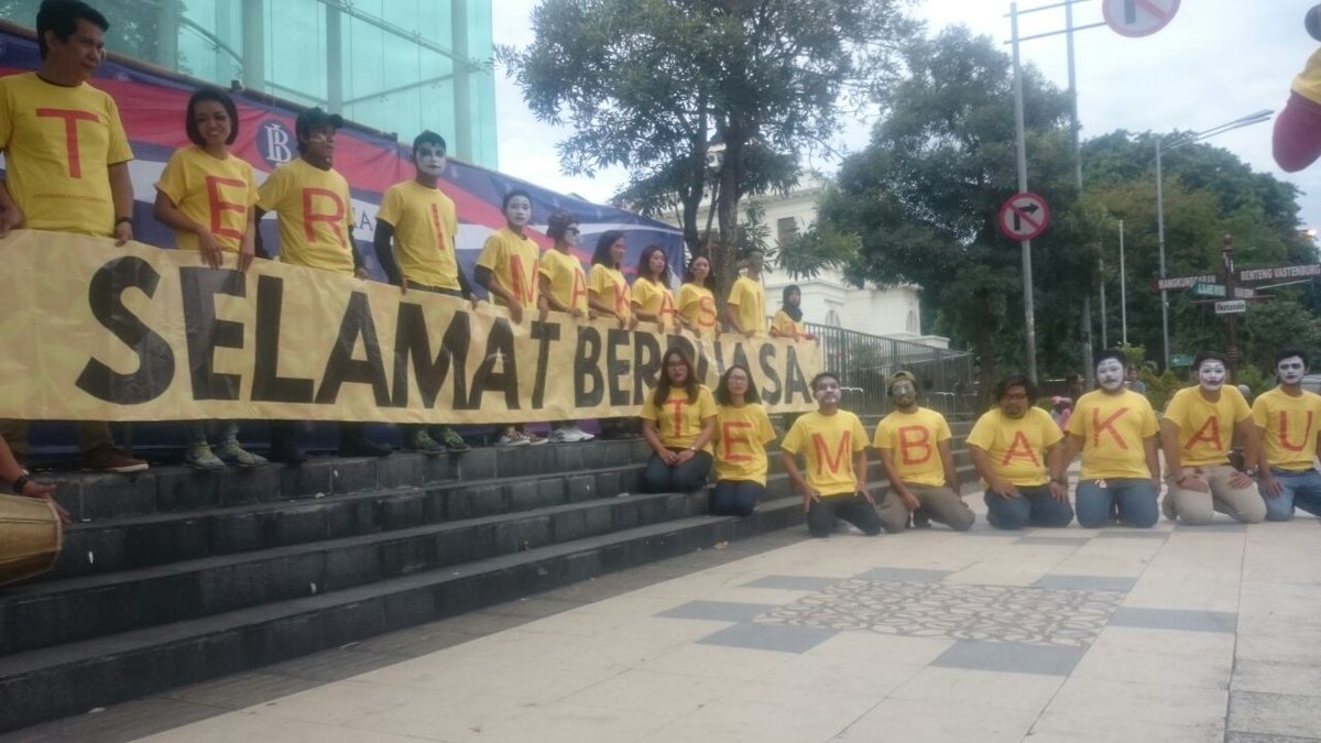TributeToKretek's tweet photo. Kretek Indonesia, harum namanya. Kami ada untuk menghibur anda.  #TerimakasihTembakau https://t.co/807YVx1cub
