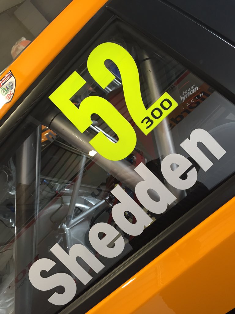 hondaracingbtcc's tweet photo. Big celebrations today, as @gordonshedden celebrates 300 #BTCC race starts! Congratulations Gordon. #Flash300 https://t.co/JYrUC8kPQn