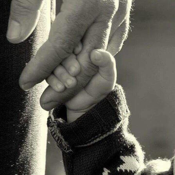 farukcelikcomtr's tweet photo. Hayatımızın her anında büyük emekleri bulunan babalarımızın #BabalarGünü'nü kutlarım. https://t.co/rMqgJ79rnV