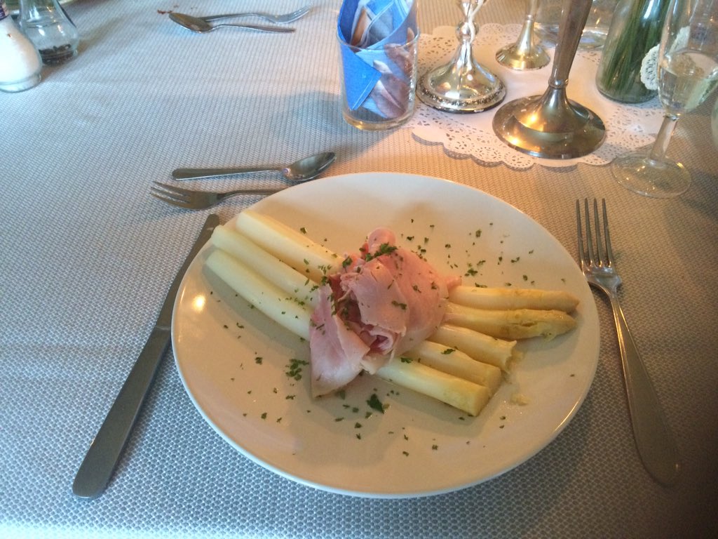 Heerlijke gezellige avond gehad gisteren bij de Aspergehof met het team! #hunkemoller <a href="/cb032d43e9bd4a3/">Marian Hoogervorst</a> <a href="/xRoosxx/">Rosalie van der Helm</a>