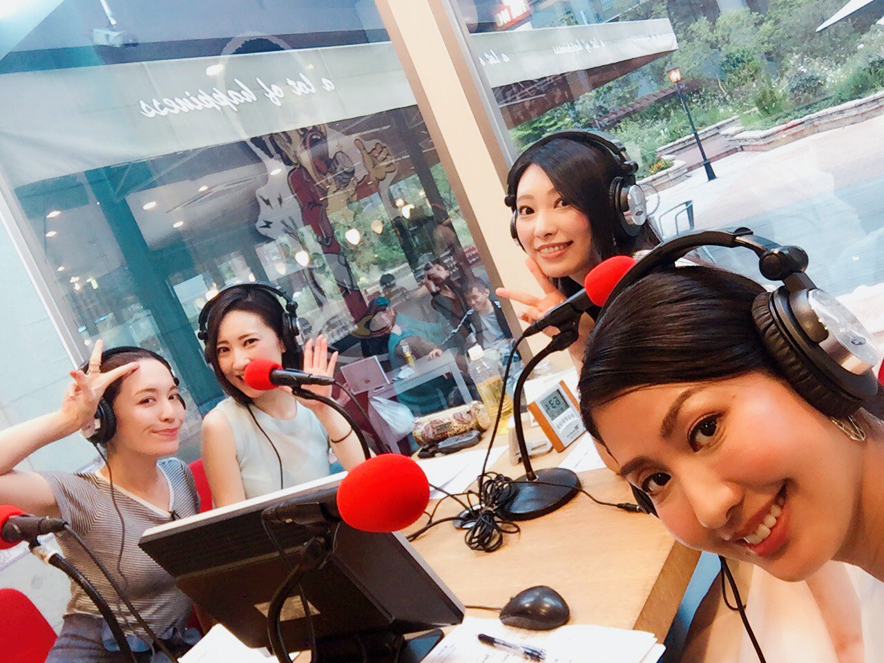 تويتر 実由 みゅう على تويتر みなさま 今日もレインボータウンfm 美style をお聞き下さり ご覧下さり ありがとうございました 今日のゲストは お久しぶりの鈴木希依子さん 松岡亜由美ちゃん そして松田リヤと女子会styleでお送りしました T Co