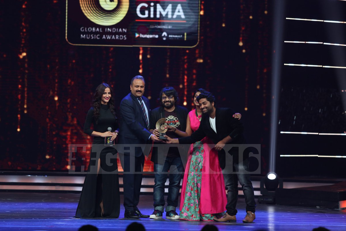 'Gerua' wins the Best Film Song at #GiMA2016 awards!