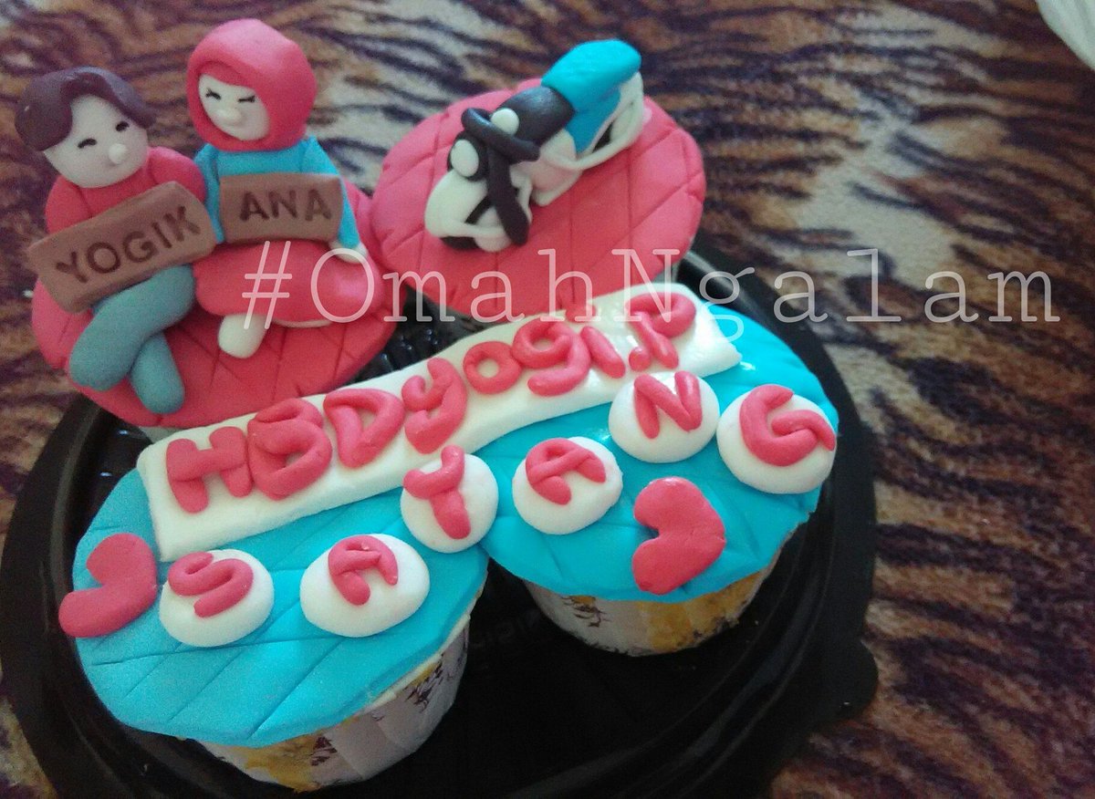 AmeliaGotardo's tweet photo. Cupcake by : #omahNgalam
Cek koleksi instagram : @cake_ngalam
Desain by request .
Delivery malang ๐ #cakemalang https://t.co/zzl4n9GBdz