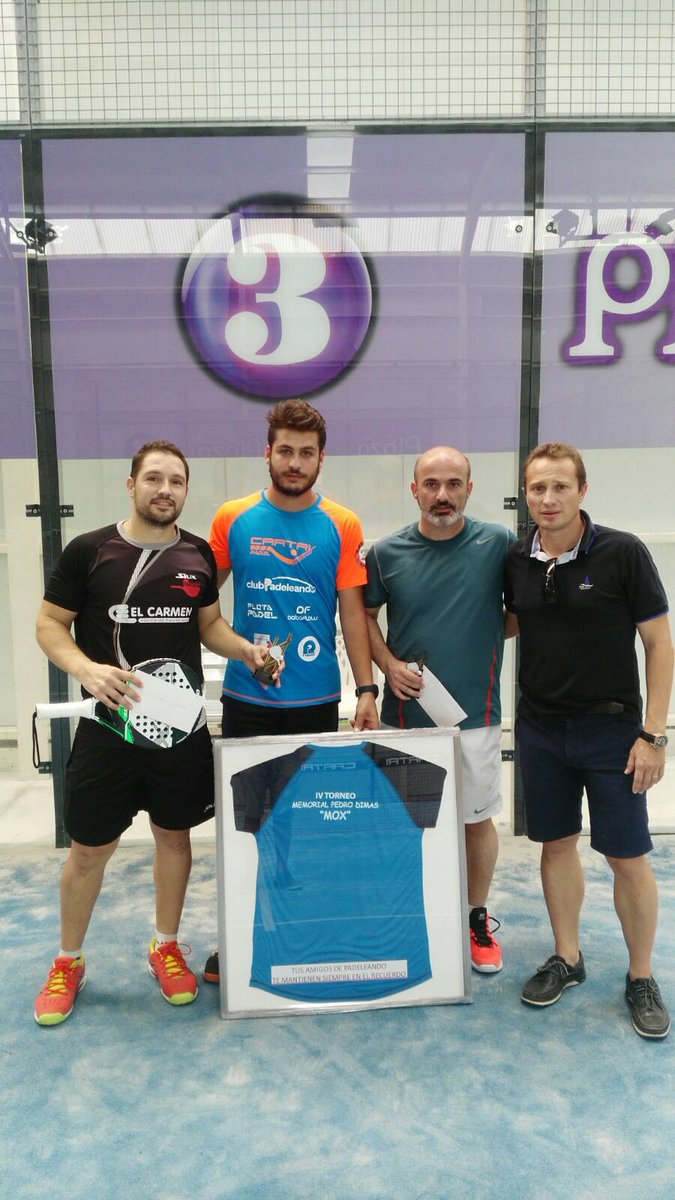 ClubPadeleando's tweet photo. Subcampeones segunda torneo memorial Mox @ClubPadeleando @cartripadel @HotelCetina https://t.co/GjvfGDwfoC