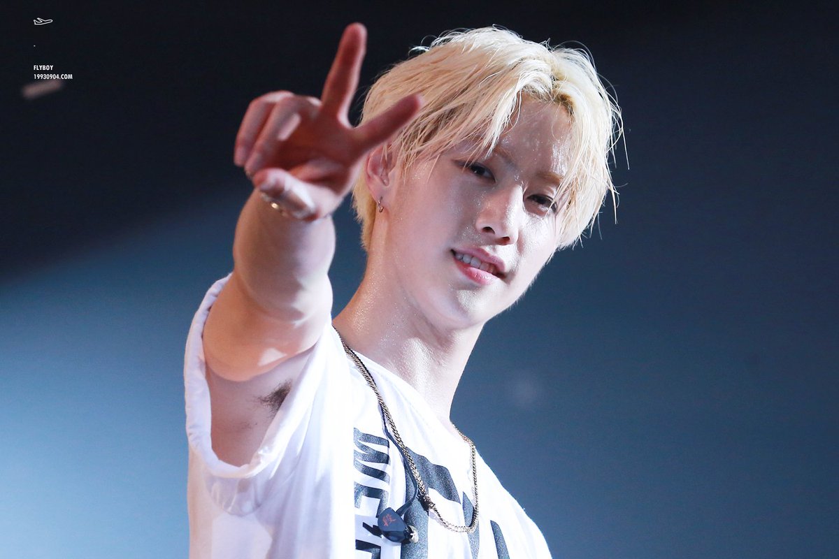 19930904com's tweet photo. 160618 FLY IN GZ 12PICS UP! >https://t.co/cDofCPiyIs #GOT7 #mark #갓세븐 #마크 https://t.co/Rizxt4pWCJ