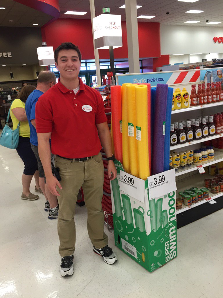 VicPanarese's tweet photo. Intern Ryan is a business owner driving sales on this warm Father's Day! #TGTInterns2016 @achiarelli221 @GregPare1 https://t.co/73oDo2Masy