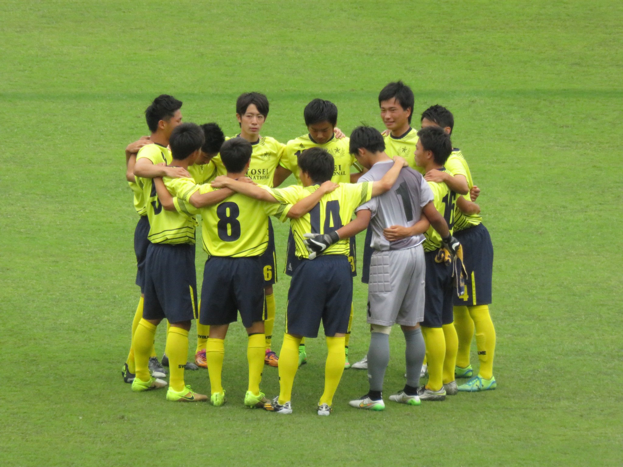 Twitter पर yama 高校サッカー千葉県予選準決勝 暁星国際 0ー2 流経大柏 暁星国際イレブン しっかり守ってそこからリズムを掴んで行く サッカースタイルだ 2失点目のpkが痛かった 彼らのお辞儀は深く そして長い 魂がこもっているんだと思う Twitter पर yama 高校サッカー千葉県予選準決勝 暁星国際 0ー2 流経大柏 暁星国際イレブン しっかり守ってそこからリズムを掴んで行く サッカースタイルだ 2失点目のpkが痛かった 彼らのお辞儀は深く そして長い 魂がこもっているんだと思う