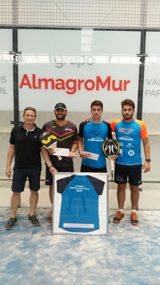 ClubPadeleando's tweet photo. Campeones consolacion tercera torneo memorial Mox https://t.co/EZpU9FbdSC