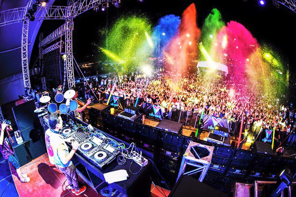 crlxchvz's tweet image. LAST NIGHT WAS A BLAST. SOLID tho 👌 #VibrantFest2016 #GoWildWithPaint