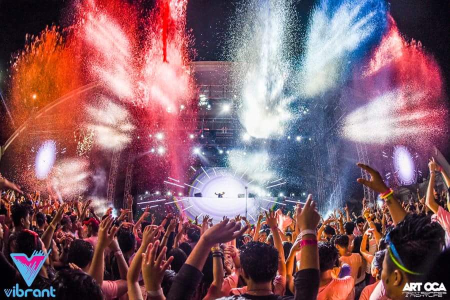 crlxchvz's tweet image. LAST NIGHT WAS A BLAST. SOLID tho 👌 #VibrantFest2016 #GoWildWithPaint