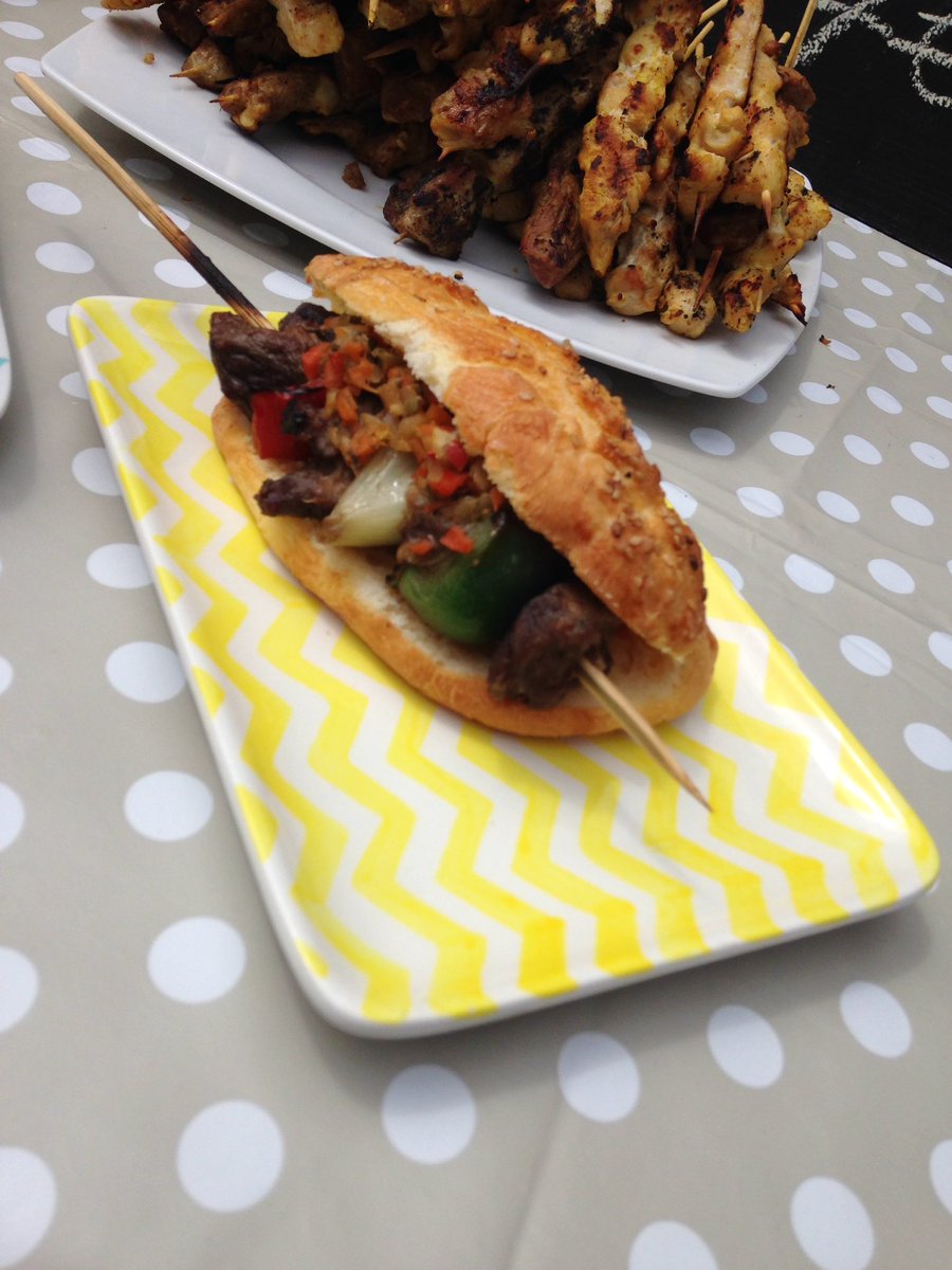 Mmmmh les brochettes @Plaine2Saveurs <a href="/Halle_Pajole/">Halle Pajol</a> @Kitchen_Popotte