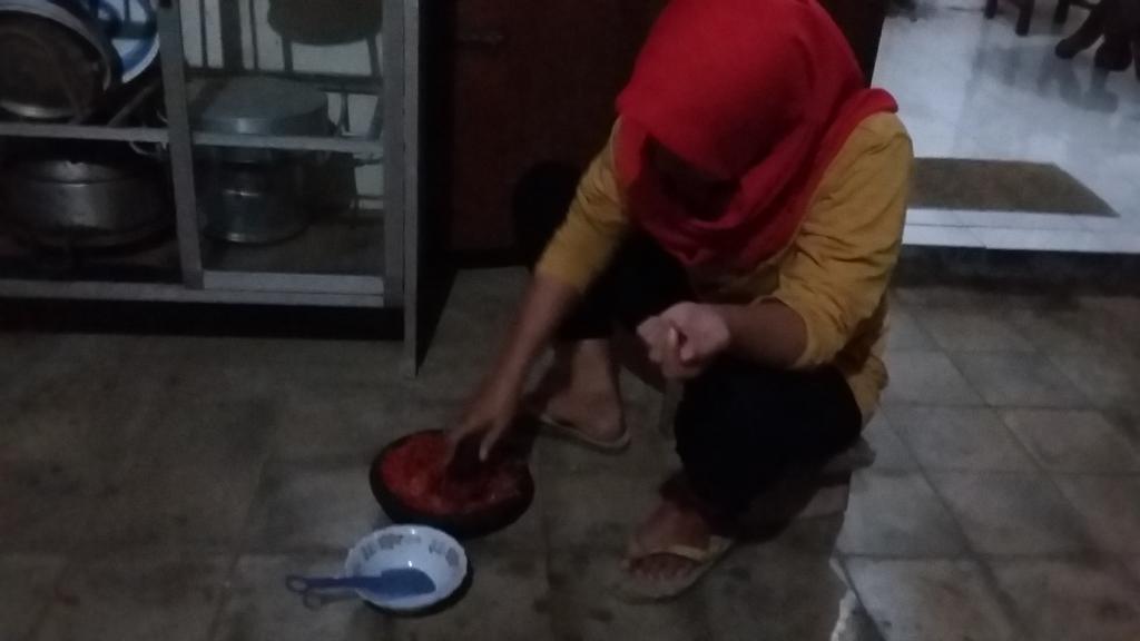 Go_Tante's tweet photo. Duo Penggiling Cabai @Haitiwi &amp; @mufieonni Kompak Bekerjasama di Acara Buka Bersama Kampus Fiksi Jogja

#tantepuasa https://t.co/JER1akSH85