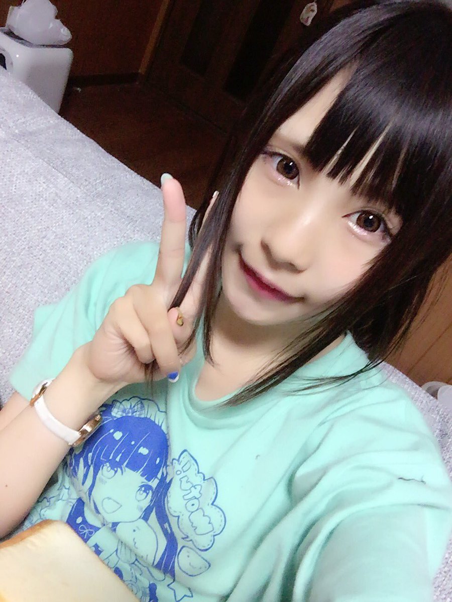 れあもふトマト בטוויטר 1 2枚目がmaxデブだった時で今が3 4枚目が当時より7キロ痩せたワイ 今 れあもふトマト בטוויטר 1 2枚目がmaxデブだった時で今が3 4枚目が当時より7キロ痩せたワイ 今