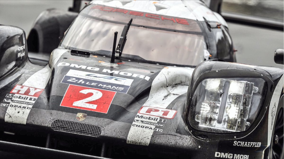 Porsche GB tweet media