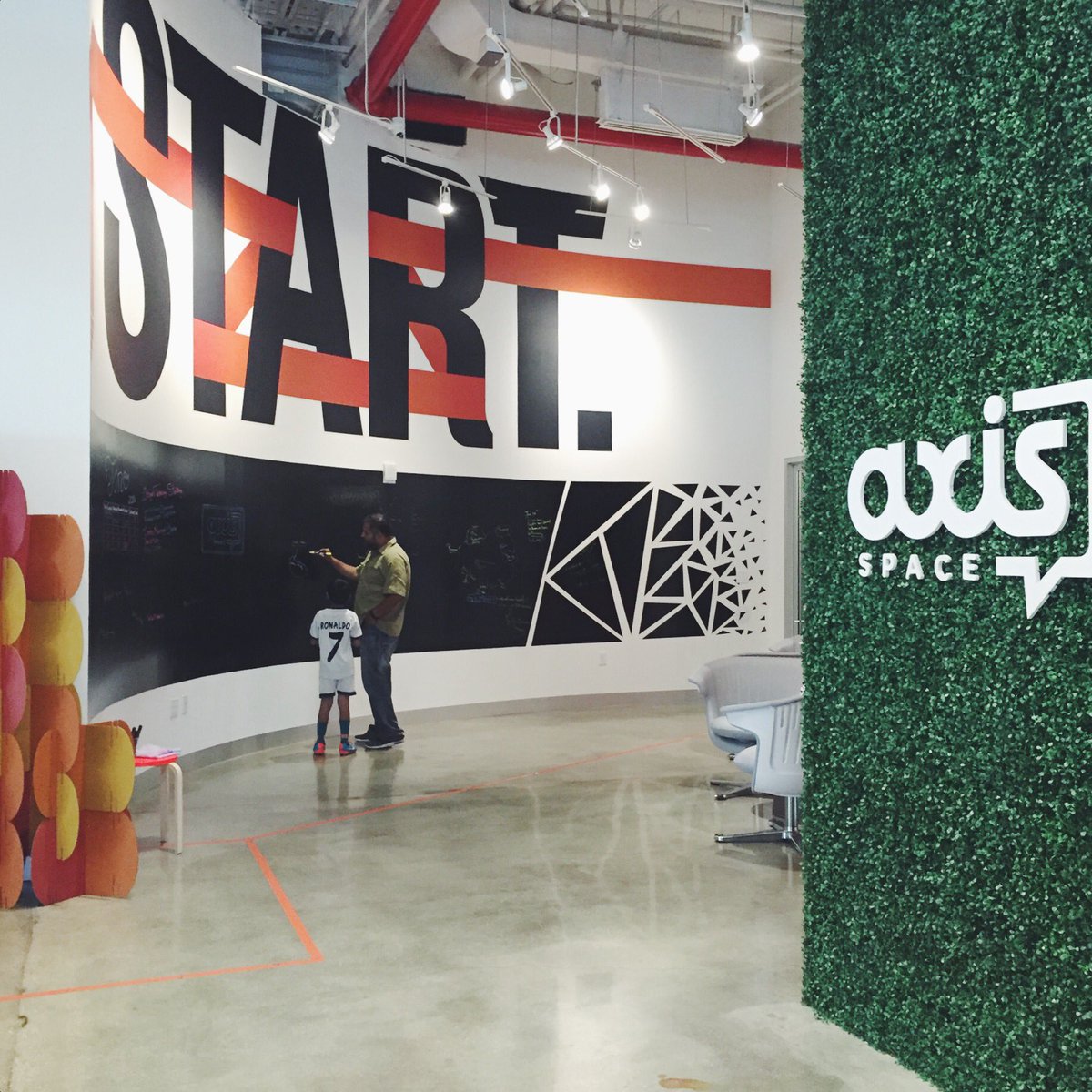 Thank you for showing us by example &amp; for the unconditional love.
Happy Father's Day
Feliz día del Padre
#coworking