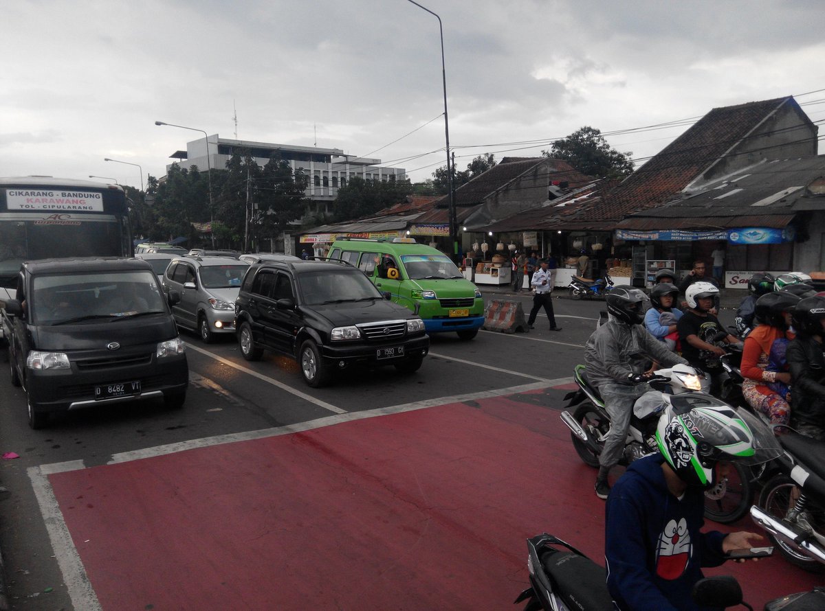 Terimakasih sdh berhenti dibelakang garis marka #BelajarDisiplinBersama yuk buat semua impian kita <a href="/PRFMnews/">Radio PRFM</a>