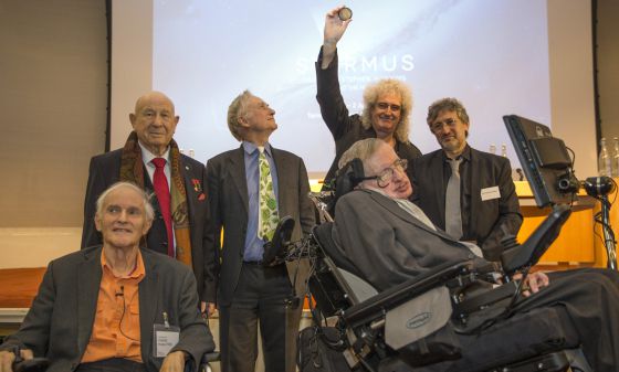 MasScience's tweet photo. Hawking crea una medalla para los mejores comunicadores de la ciencia https://t.co/jojsr7UYGi , #RevistaMasScience https://t.co/IeTuqYwnMB