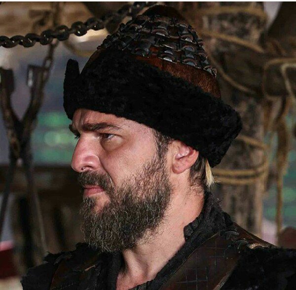 #AltanınİlkBabalarGünü ' Yan profilde güzelmiş..