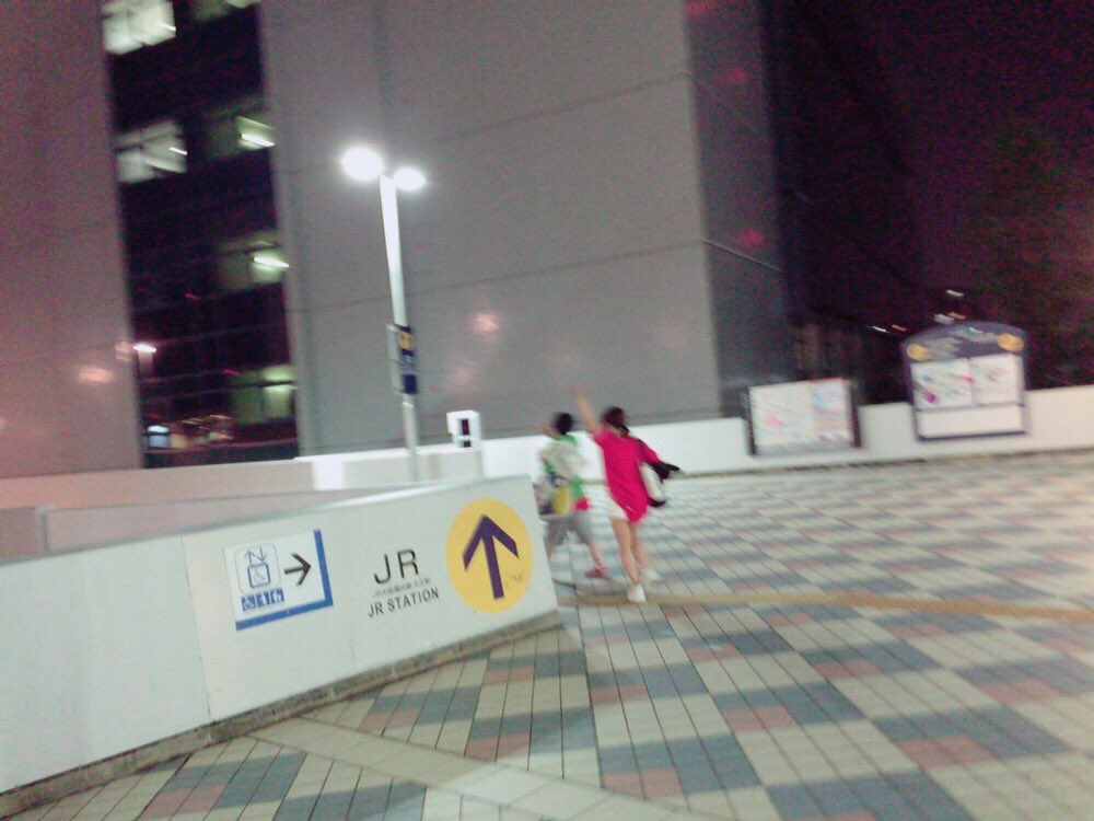 AMNOS__NK_Love's tweet photo. 京セラバイバイ😢😢
10時頃に東口行ったらシーンとしてました。
next ツアー 🙈💓
あ〜明日から学校とか現実ツラ😂😂
嵐先生が居るなら行ってあげてもいいのに😢 https://t.co/CIVXF7i60Z