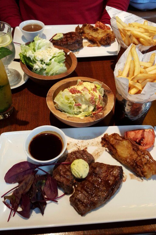 sjade126's tweet photo. Steak was so juicy and packed with mind-blowing flavours @MillerandCarter #throwbackpost https://t.co/IdDsYKnjHr
