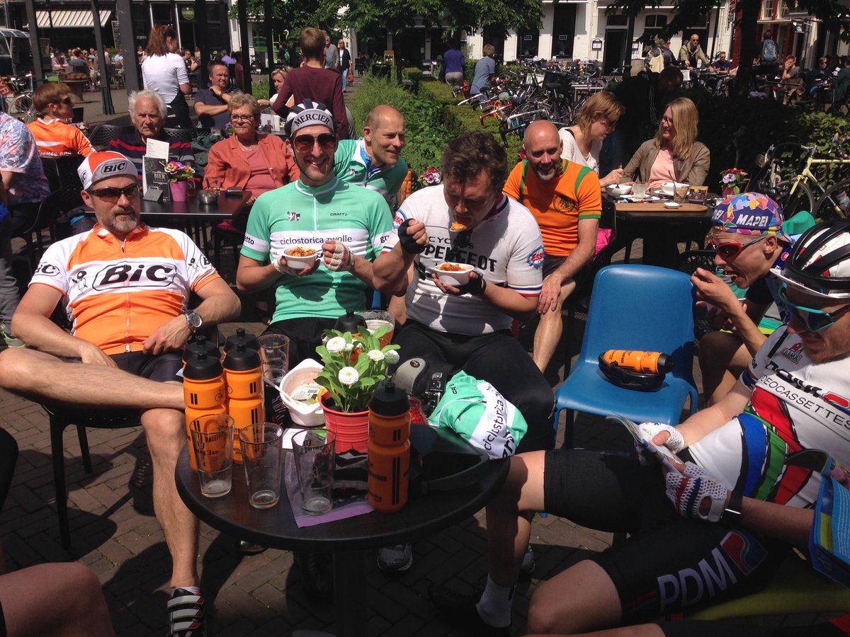 Finish <a href="/cafedehetebrij/">cafe de hete brij en Restaurant Menneer Jan</a> met <a href="/GruppettoZwolle/">Gruppetto</a> en <a href="/GsjjOnTwit/">Juffr. Jannie</a>. Super geslaagde dag! #pasta #zwolle #retro