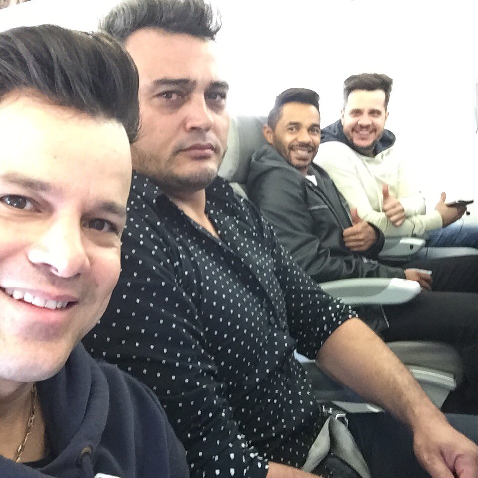 JNeFoficial's tweet image. Vamos ali em São Paulo... Bom domingo pra vcs !! Partiu rede globo.  #tour10anos #modaderramada #somodao2 #vicio