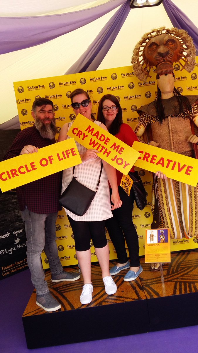 BlueThread's tweet image. With my favourite ones! #WestEndLIVE #lionking #circleoflife