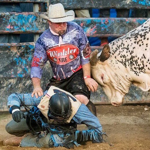 AkronJob's tweet photo. SEBRA Bullfight Adrian Mast making an awesome save. #gocreate #gosebra #bullfighter #rodeo… https://t.co/pLHvhMTdR2 https://t.co/r2JemsgtND