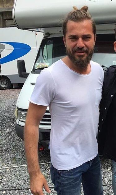 Saça bakarmısınız? Sosksjcjsjajdfjj. #AltanınİlkBabalarGünü