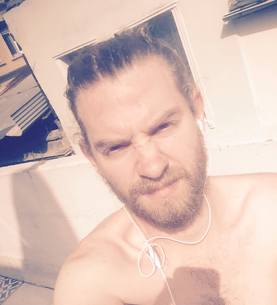 RLValentine's tweet photo. Havalarrr baya sicak, kendinizi sogutmak icin ne yapiyorsunuz? Fikir ver - hemen! 🌞 #SogukDusSezonuAcildi https://t.co/JuhbC1mP0E
