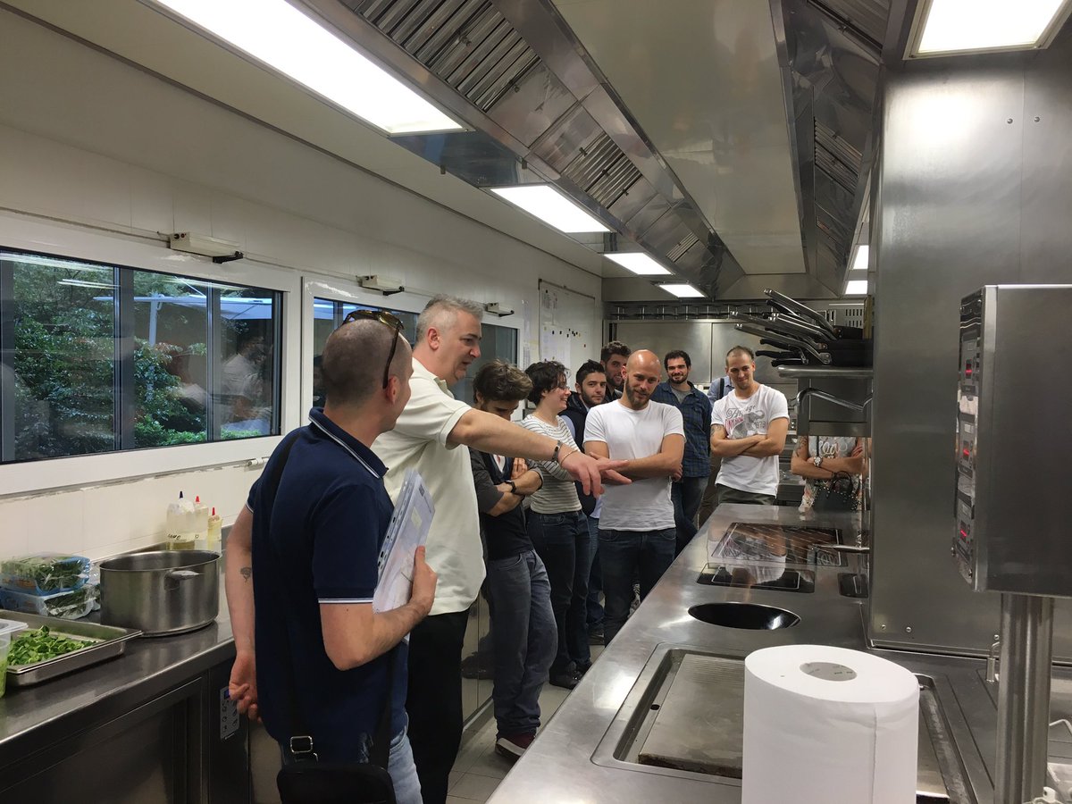 Domani c'è la finale italiana di #SPYoungChef. Oggi primo brief e incontro per conoscersi tutti!