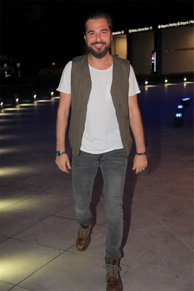 Gülüş sjsjdjdjdjskskdk #AltanınİlkBabalarGünü