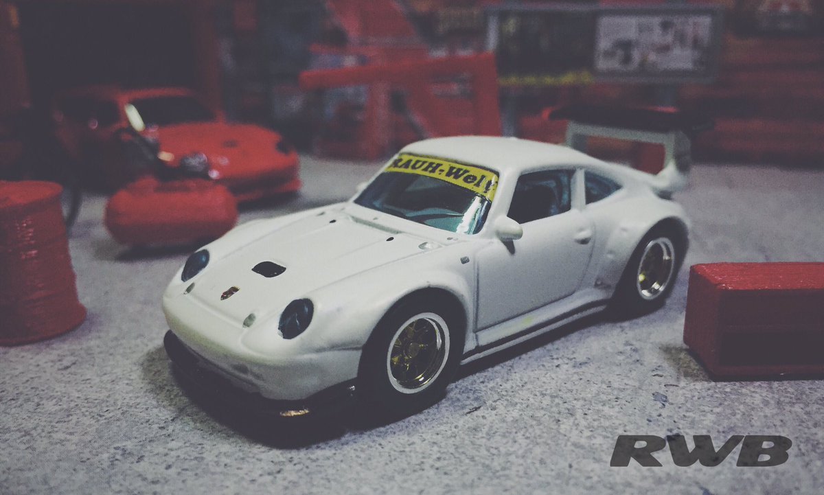 SyamelIzwann's tweet photo. Some shot for my RWB Porsche 993. #LifeAfterBirthRWB #RWBvolume1 https://t.co/D4IW16SG9l