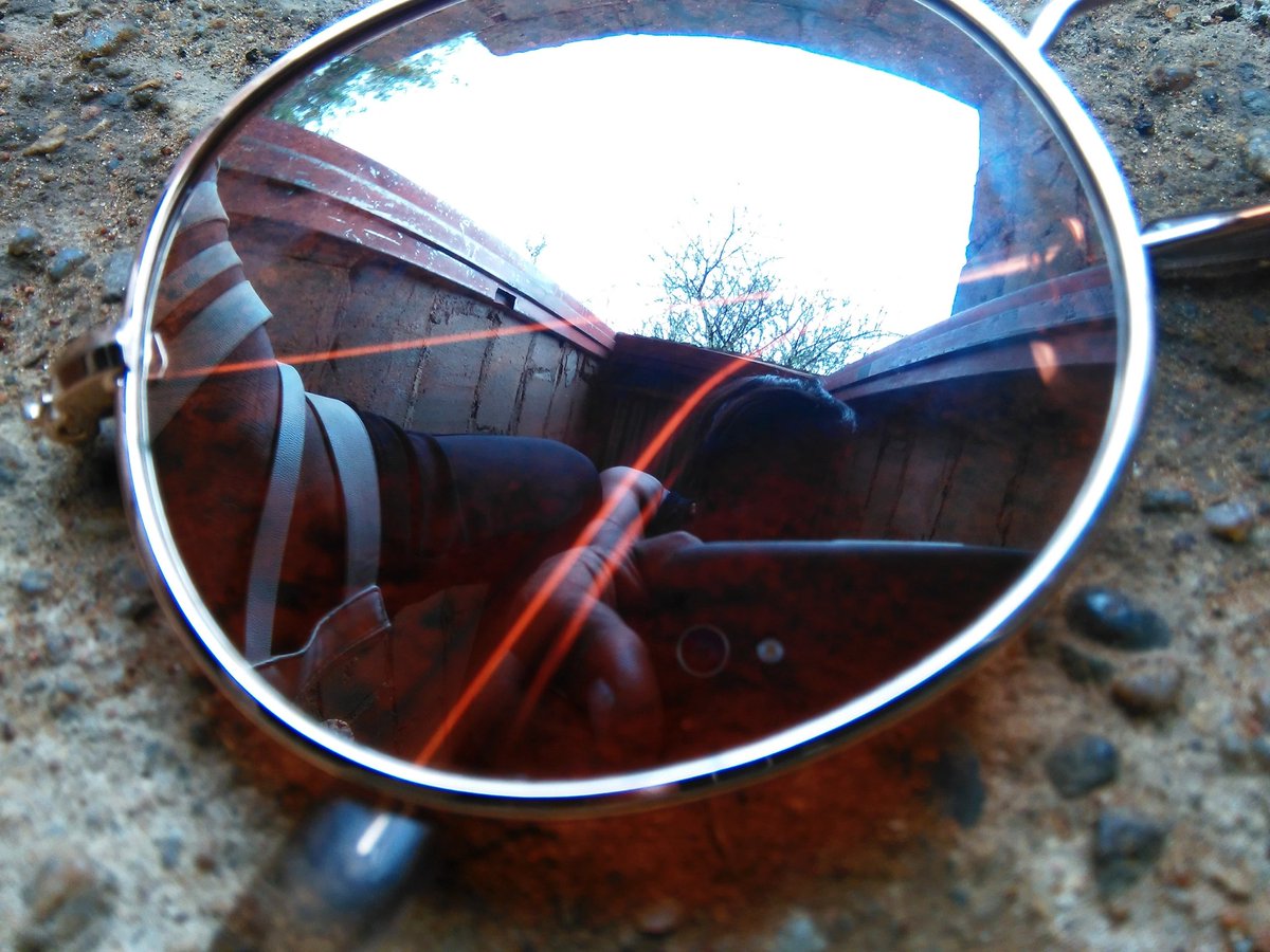 OntPhotographi's tweet photo. When you are looking for that perfect angle!!!!

#ontphotographi
#stylcred https://t.co/xkZRK8jwKI