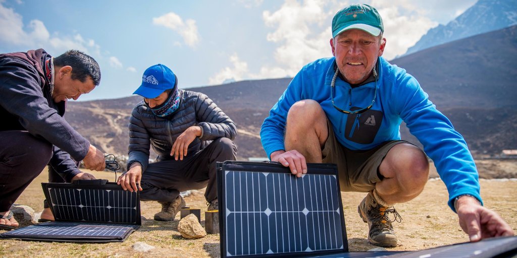 Eddie Bauer tweet media