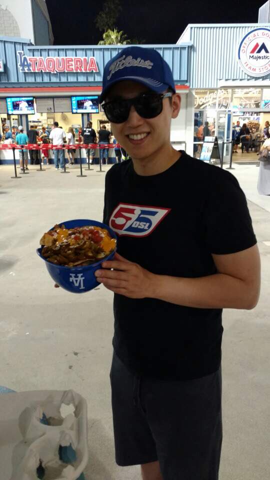 JohnnyKang12's tweet photo. Carne Asada Nacho Helmet @DodgerStadiumFB https://t.co/zuT29sEGQx