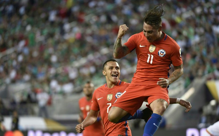 Crisbale7's tweet photo. #CopaAmerica #ChilevsMexico #CHIMEX 
Read the 7-0 thrashing story here...
https://t.co/fopF5LGjAH https://t.co/tGs2lLXXkW