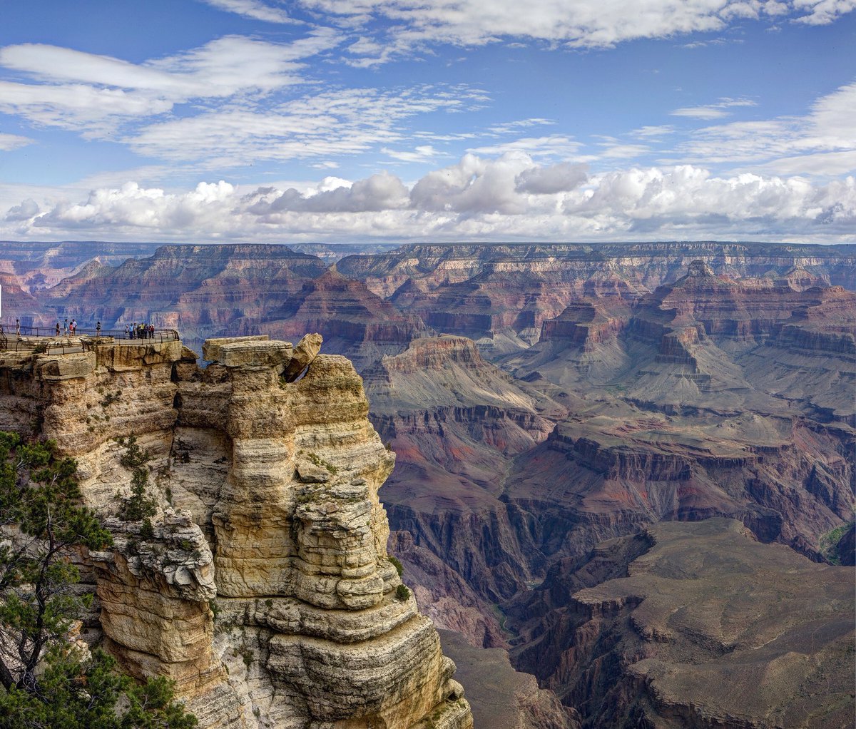 Interior's tweet photo. Share a special moment with Dad in a beautiful place. Happy #FathersDay! @GrandCanyonNPS #Arizona https://t.co/bAiNEPI3V6