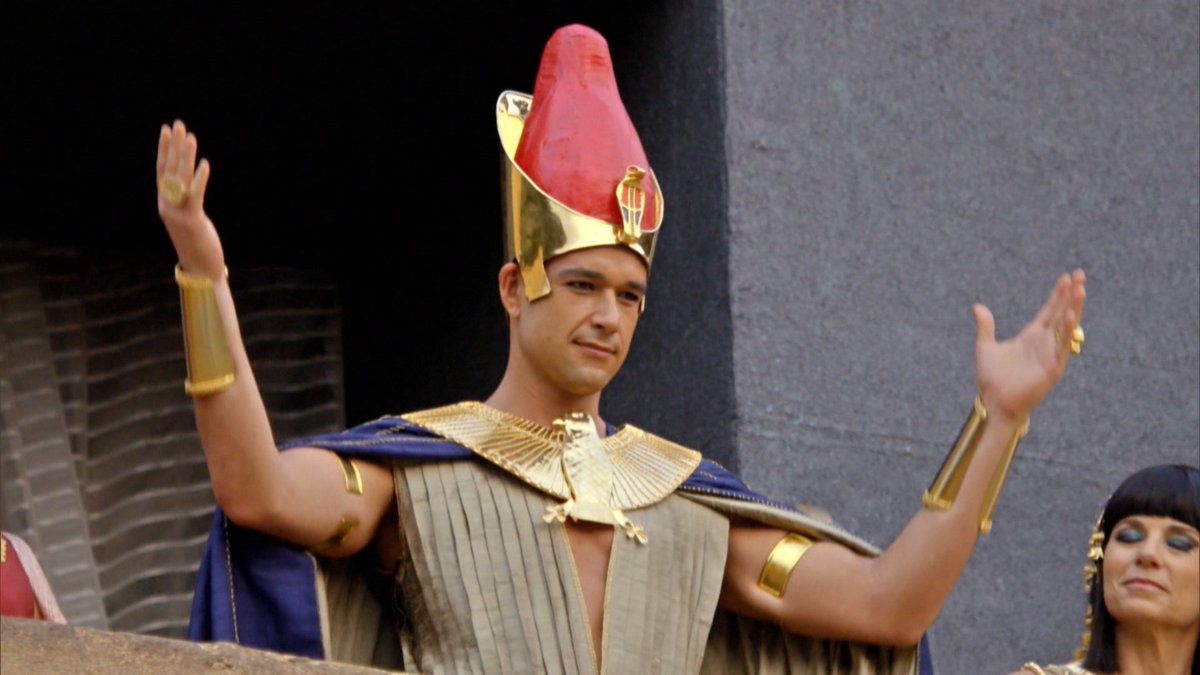 Ramsés se convierte en el nuevo Rey de Egipto. Mirá Moisés y los