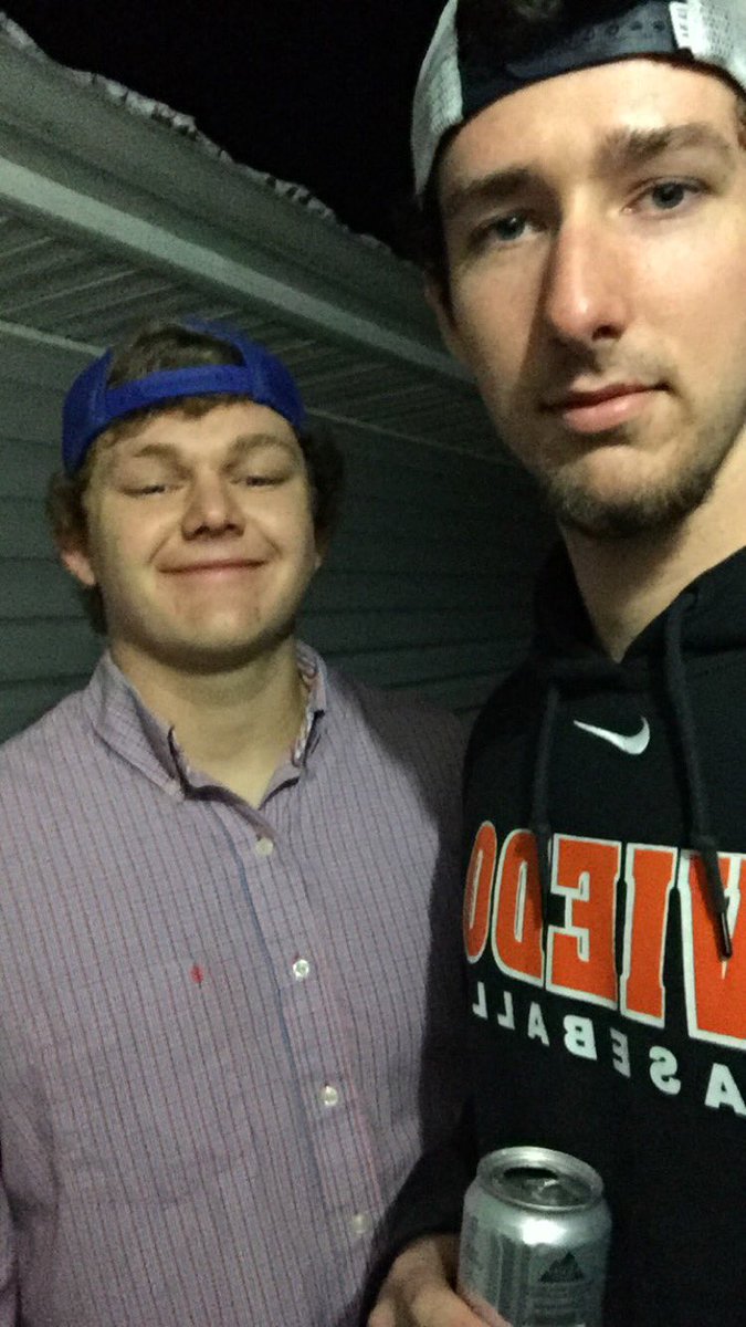Ryan_EAnderson's tweet photo. Happy birthday BUDDYY (jwilky jallen jwilkinson)I hope it's a good one, miss you 😭😊❤️ #ROBERTSS @willky10 https://t.co/XpD9tUv49V