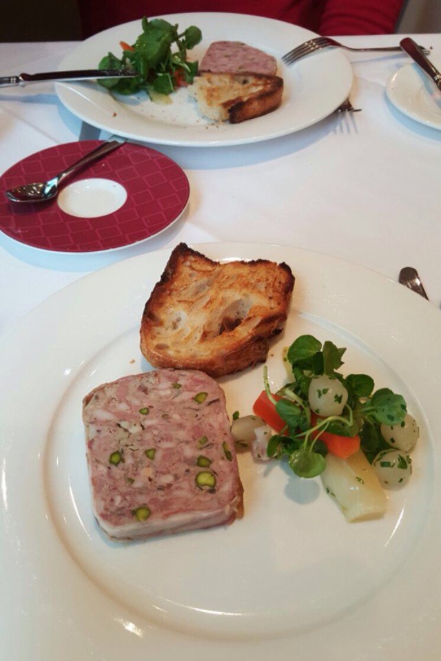 sjade126's tweet photo. Stunning lunch at Cafe21@21HG #throwbackpost #spectacular https://t.co/uNHwFTjMFV