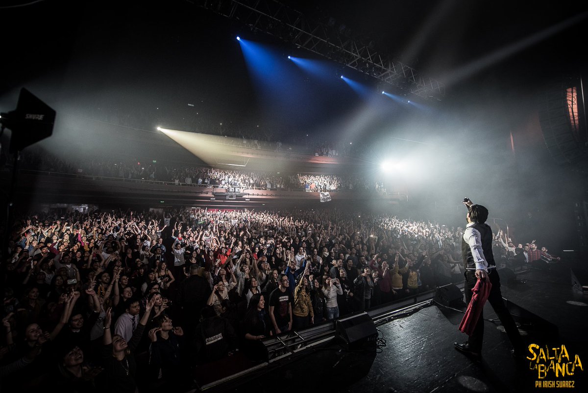 polpol_sen's tweet image. Todo el Gran Rex cantando... #SLBdesenchufado