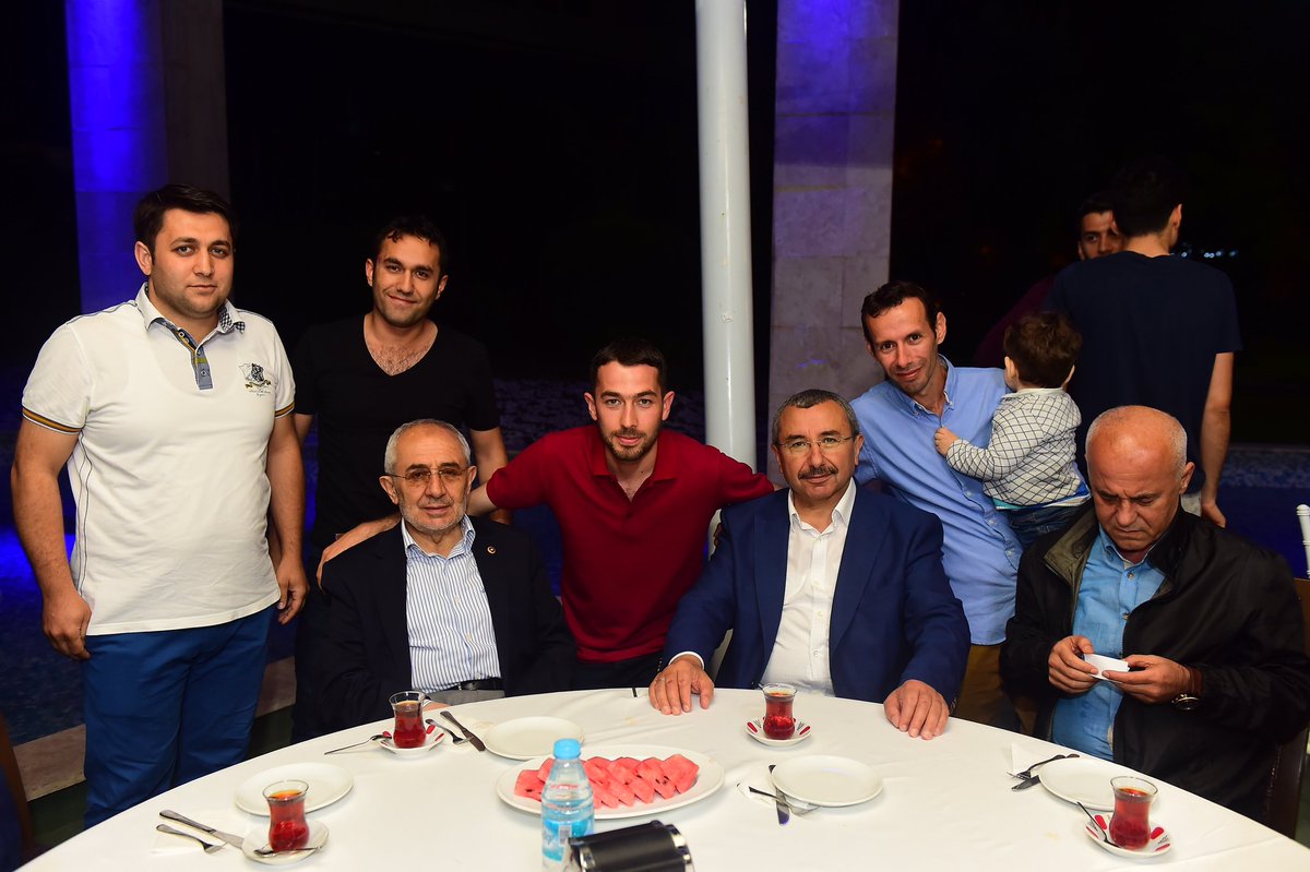 bbismailerdem's tweet photo. - Koyulhisar Aydınlar köyümüzden değerli komşularımızla bir araya geldik. https://t.co/LpMGbfmobi
