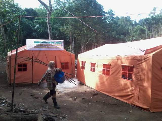 DPWFPIMalang's tweet photo. FPI FPI LANGKAT KEMBALI MEMBUKA POSKO DARURAT SAMPAI  3 LEBARAN U MASYARAKAT YG TERISOLIR LOKASI DI KEC. SALAPIAN https://t.co/VA6zlyLzNp