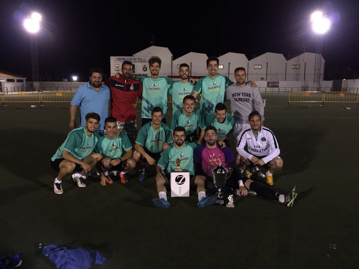 julian23july's tweet photo. CHAMPIONS!! 𺠀 🏆 👏👏😝  @futbol7mota https://t.co/ew8jeAwTZB