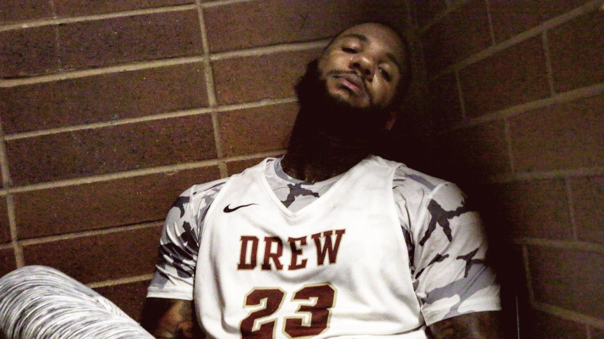 LegacyOfSleeper's tweet image. Editing the video for @thegame and his basketball team #SleepVision